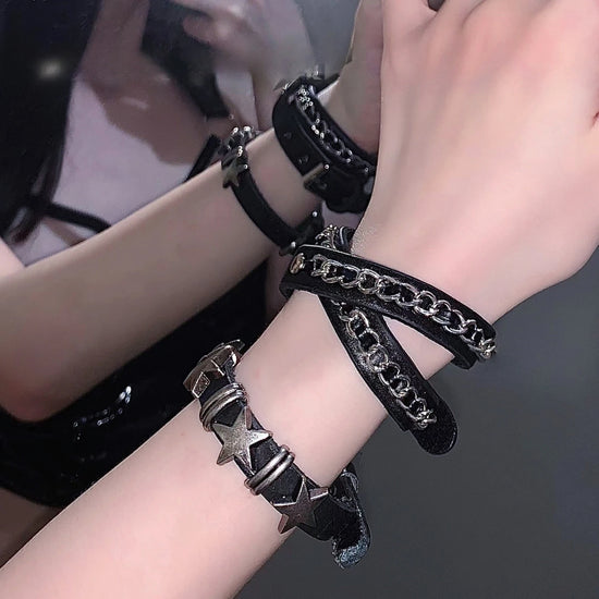 Gothic Lolita Y2K subculture Rebellious American punk style Black leather rivet bracelet Street Dance Accessories