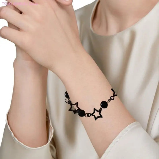 62KE Stylish Gothic Bracelet with Large Hollow Star Elegant Accent Hand Strings