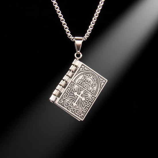 Gothic Style Religious Bible Men’s Necklace Alloy Steel Vintage Flipped Bible Pendant Necklace Gifts For Friend